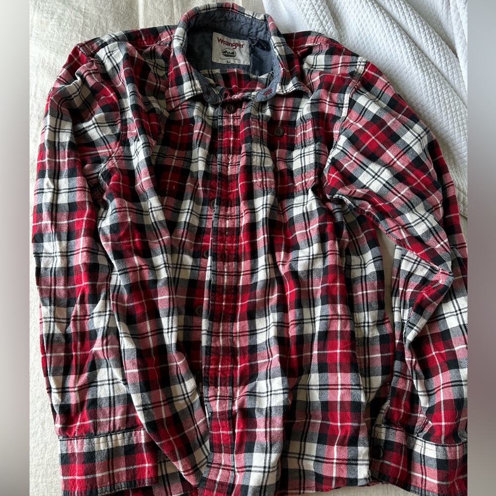 NWOT (washed, unworn) XL red white plaid Wrangler flannel shirt